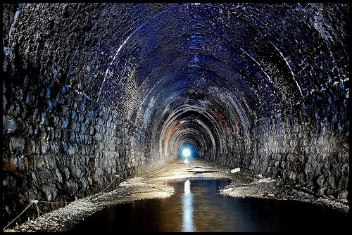 tunnel borbonico.jpg